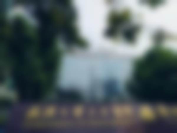 特色科室与项目：覆盖全科，数字化种植与美学修复领跑
